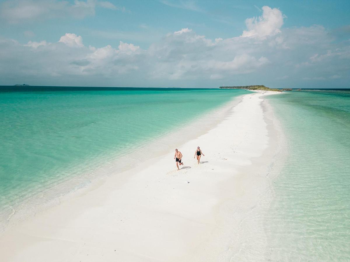 Sunrise By White Sand Dhigurah Dhigurah  Exteriör bild